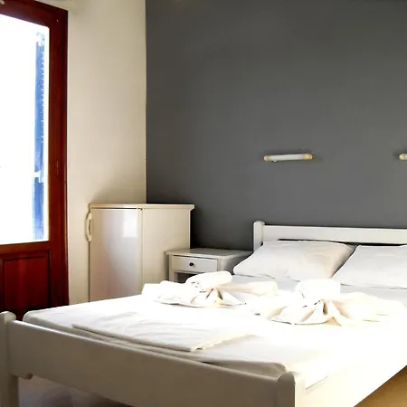 Helliniko (adults Only) 2* Parikia (Paros)